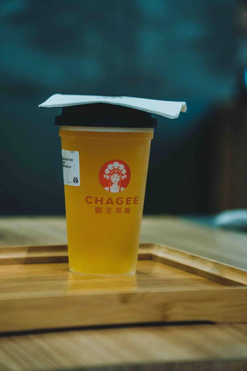 合作准备材料清单与办公场景示意